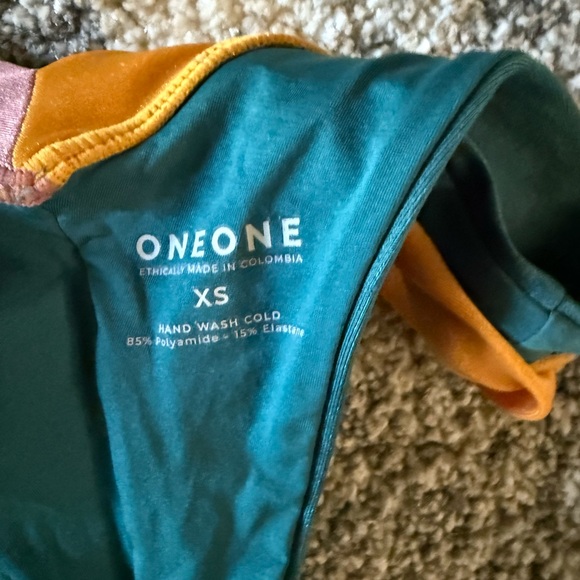 Colorblock Triangle Bikini Set - Picture 2 of 3